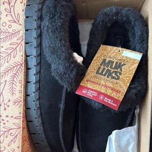 Muk Luks Ladies Black Flats & Loafers
